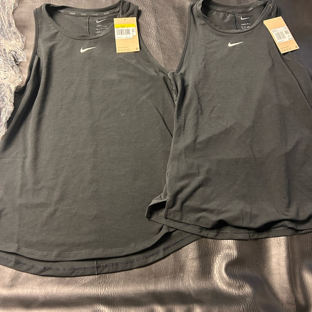 Women’s Nike dri fit shirt